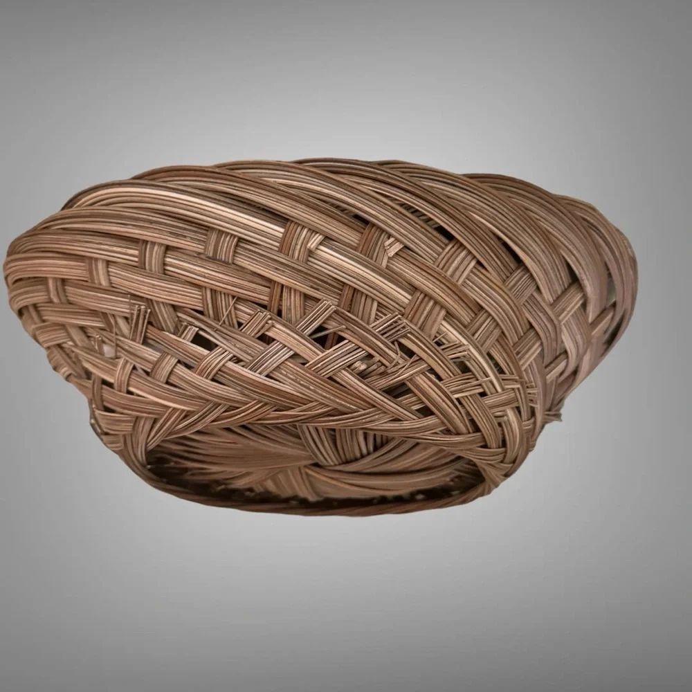 WOVEN BASKET
